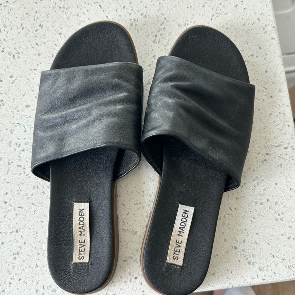 Steve Madden black sandals size 8